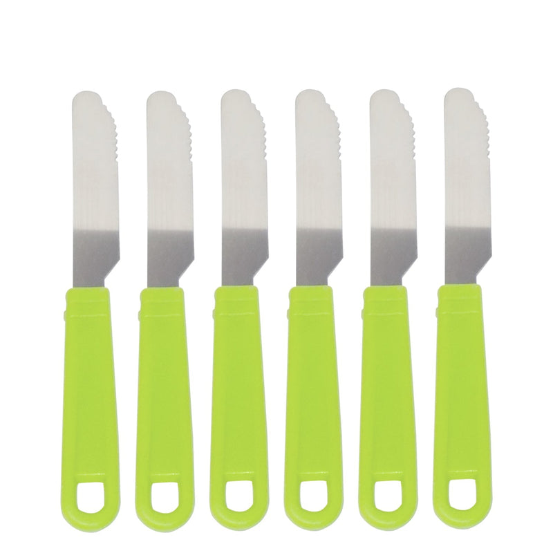 A butter knife from the premium stainless steel cutlery set, showcasing its design.