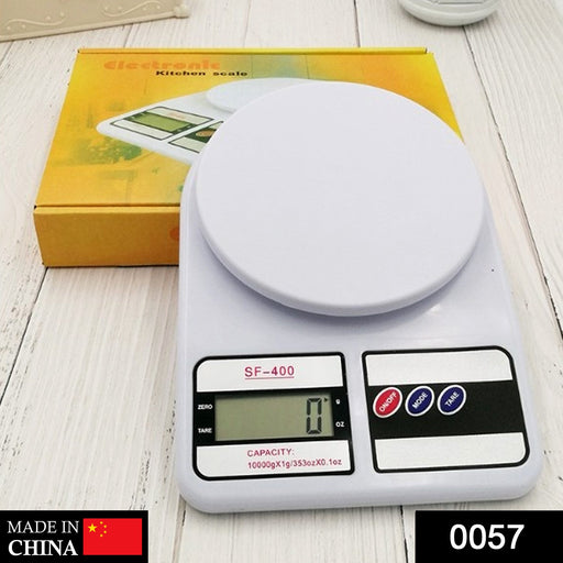 Close-up of the 10 kg digital kitchen scale showing its clear LCD display.