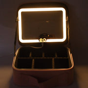 Sturdy handle on the LED makeup organizer box for easy carrying