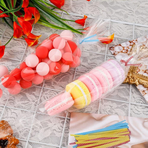 Set of 100 small disposable piping bags perfect for cake decorating
