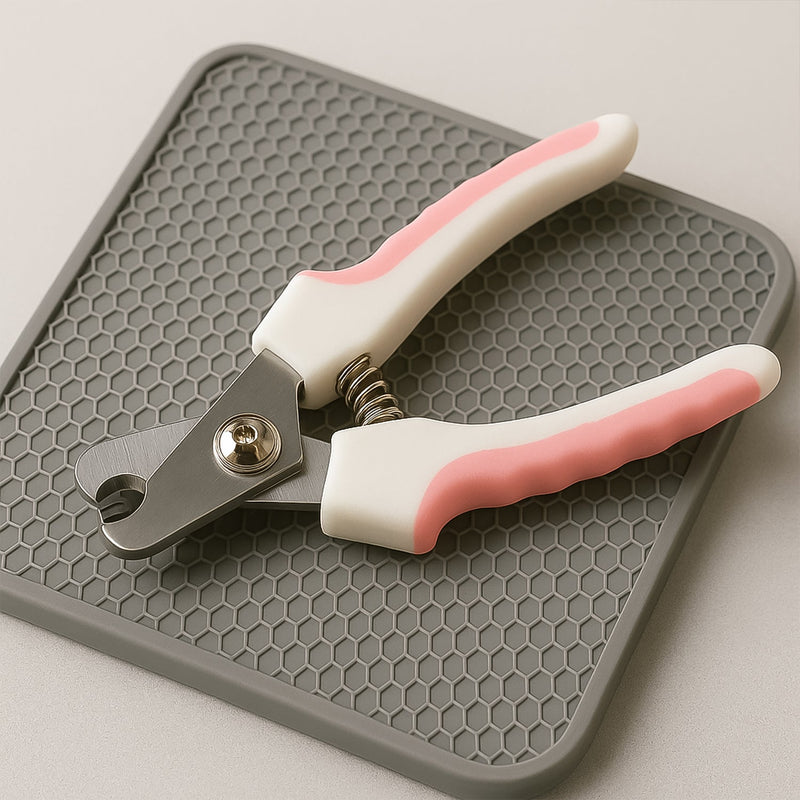Curved stainless steel pet nail clipper for dogs and cats