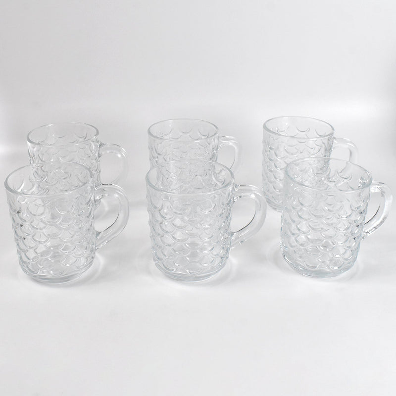 High-quality lead-free glass construction of the durable drinkware set.