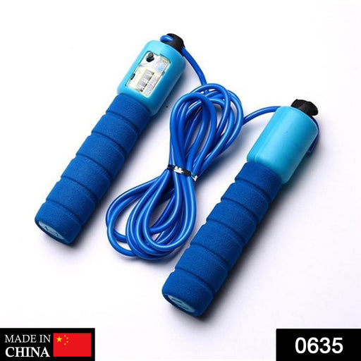 Fitness skipping rope with comfortable foam handles and counter.