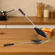 Locking handle of gas stove sandwich toaster for secure sandwich grilling