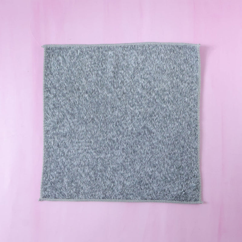Microfiber cloth edges detail