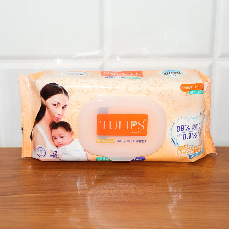 Resealable lid on baby wipes pack ensuring moisture retention