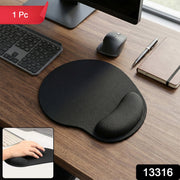 Packaging of ergonomic gaming mouse pad with wrist support