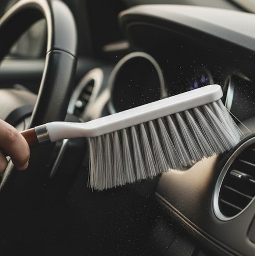 Infographic highlighting key features and benefits of the multi-surface cleaning brush.