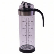 White background of oil dispenser bottle 500ml capacity