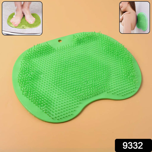 Green silicone non-slip bath mat for foot scrubbing in bathroom