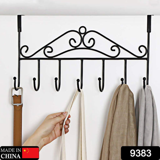 Close-up of the metal construction and rounded hooks on the 7-hook organizer.