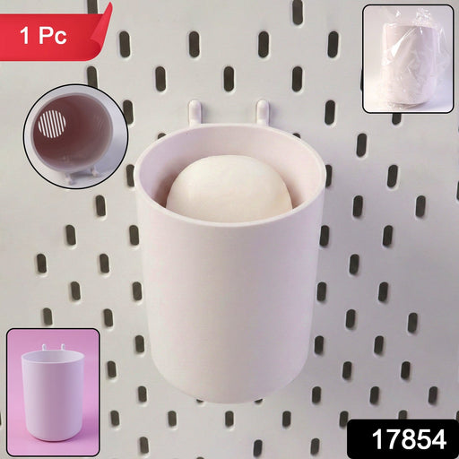 Compact plastic soap holder with effective drainage for bathroom