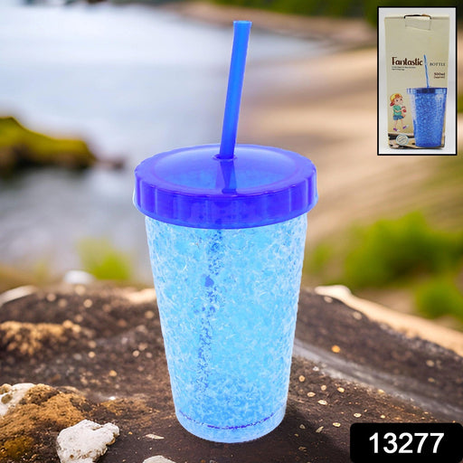 Close-up of the ergonomic lid and straw on the sipper tumbler.