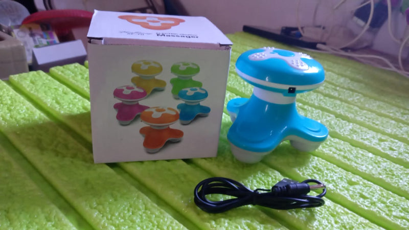 Multifunctional Mini Massager, Triangle Electric USB Massager, Automatic Switch, Relieve Fatigue, As a Gift (1 Pc / Battery Not Included)