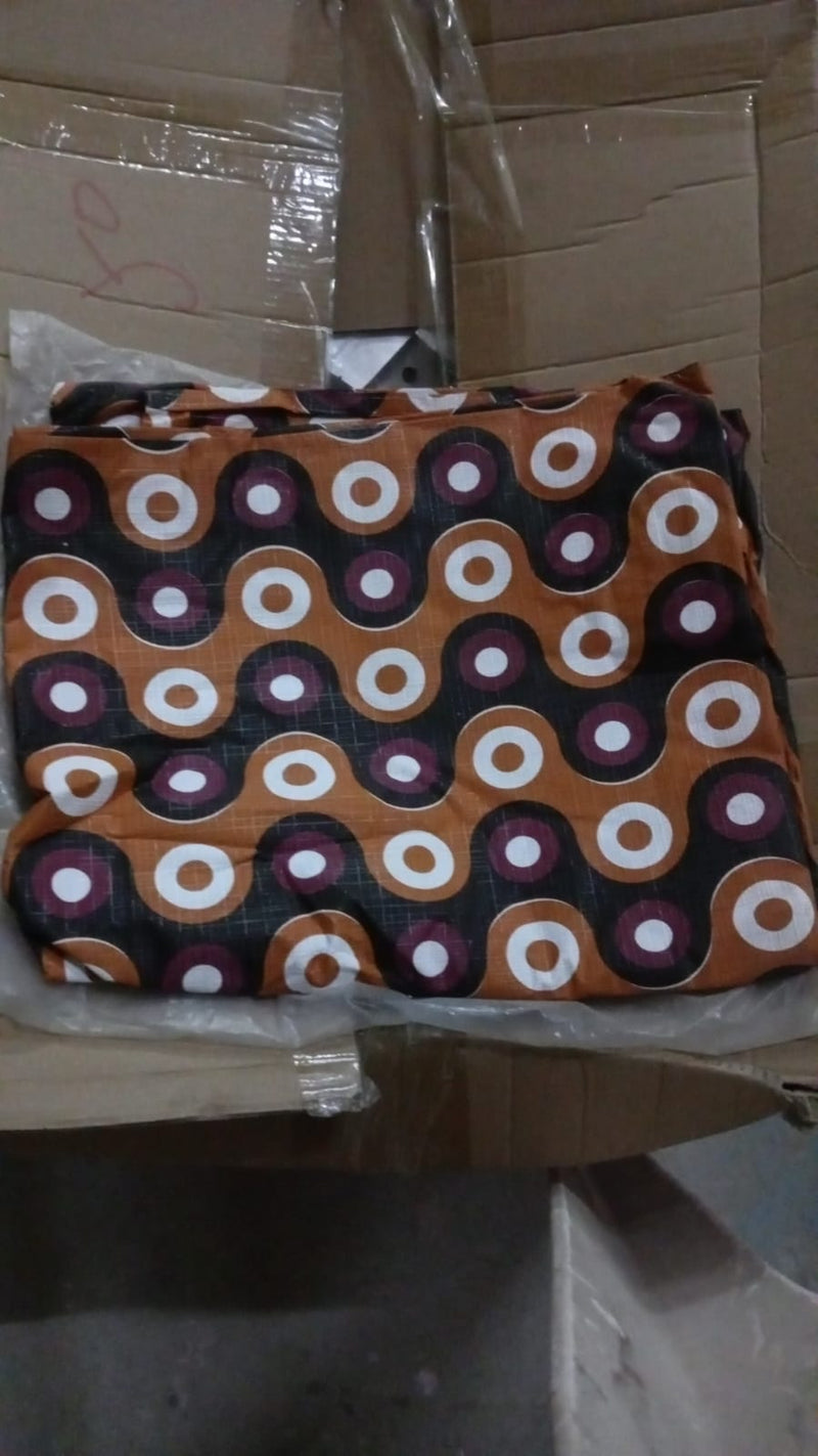 Durable polyester washing machine cover with elegant design.