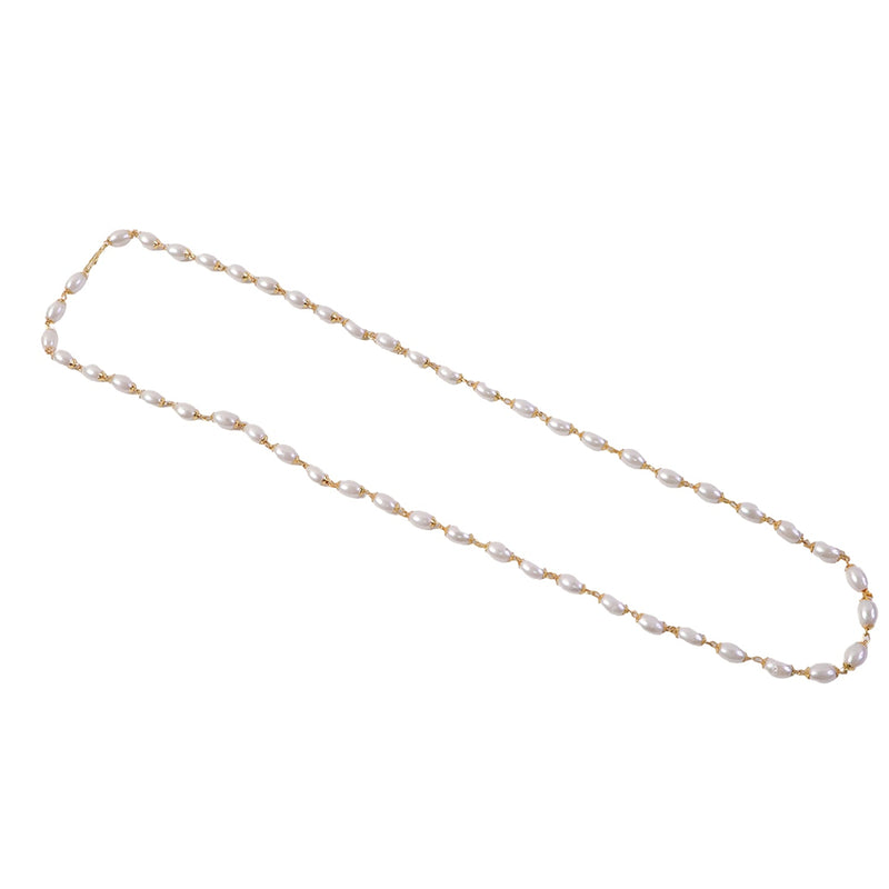 Traditional style pearl necklace with gold-tone links
