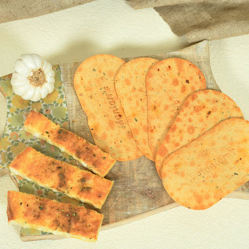 Maniarr's Garlic Bread Khakhra packaging, showing a crispy wheat snack.