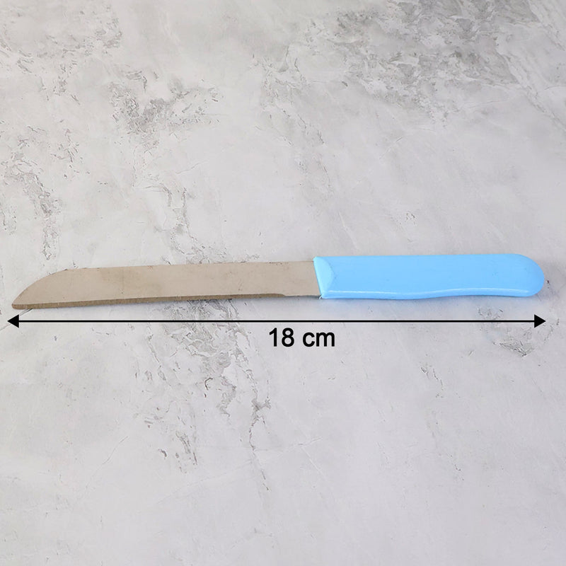 Clean and sharp stainless steel kitchen knives for cutting fruits and vegetables