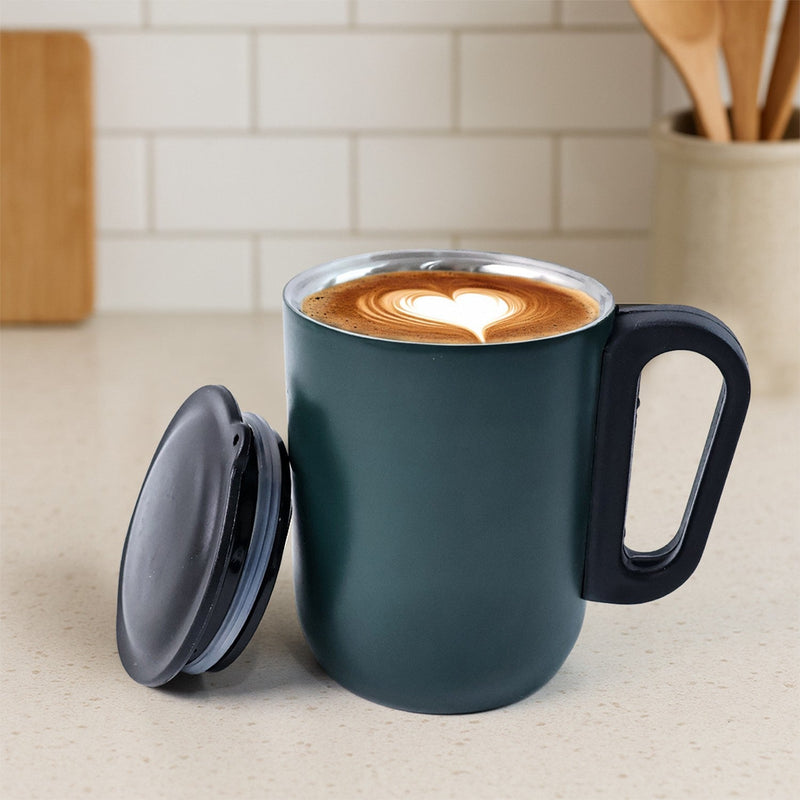 Stainless steel insulated mug with metallic finish and lid