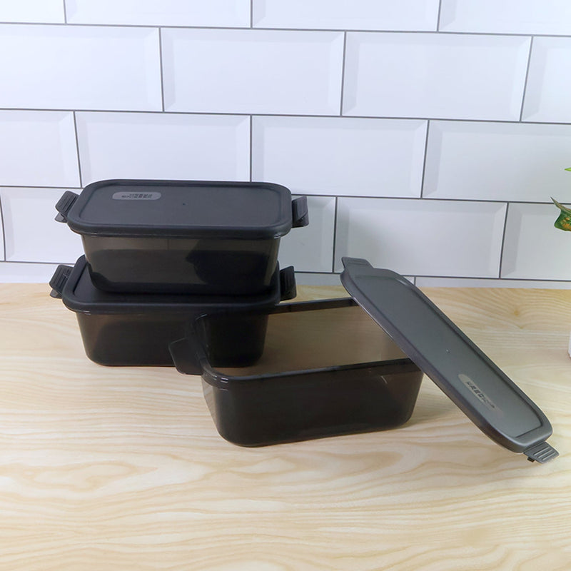 Close-up of a leakproof clip-lock lid on a rectangular food storage container.