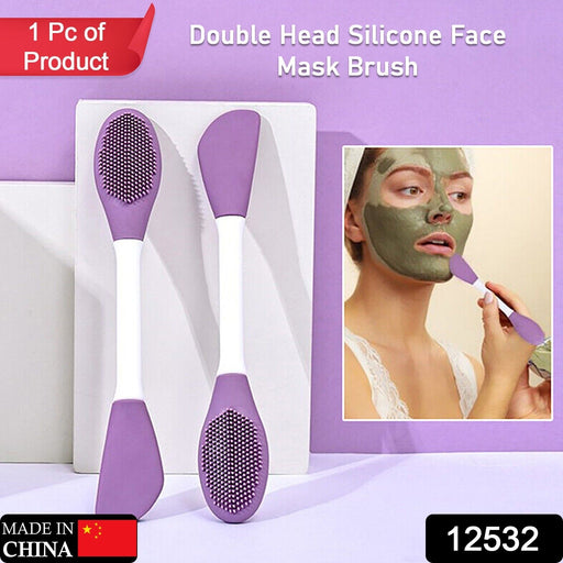 Close-up of the soft silicone bristles on the facial cleansing end of the brush.