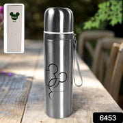 The vacuum insulated 500ml stainless steel bottle keeps drinks hot or cold.
