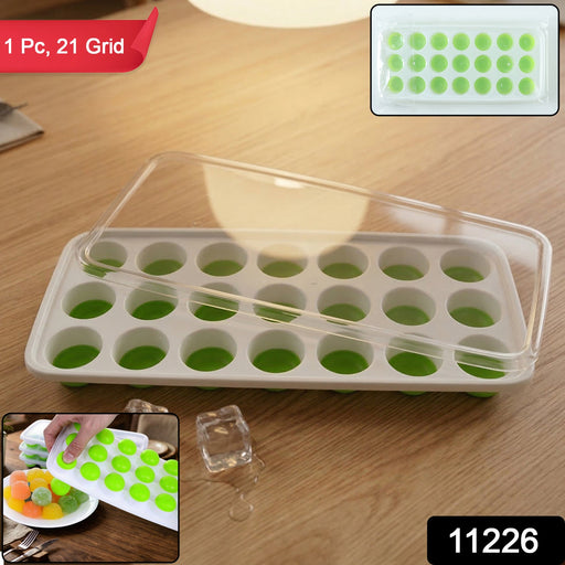 Plastic ice cube tray with lid for convenient freezing